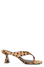 Carica l'immagine nel visualizzatore di Gallery, Sandali animalier con tacco
