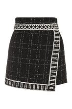Carica l'immagine nel visualizzatore di Gallery, Shorts in tweed ricamato
