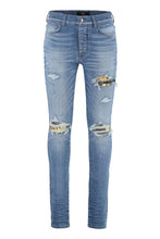 Carica l'immagine nel visualizzatore di Gallery, Jeans skinny 5-tasche con usure localizzate
