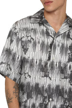 Carica l'immagine nel visualizzatore di Gallery, Camicia in seta stampata
