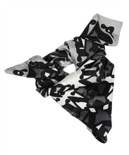Carica l'immagine nel visualizzatore di Gallery, Foulard Stop in seta
