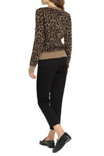 Carica l'immagine nel visualizzatore di Gallery, Maglione Tappeto in motivo leopardato
