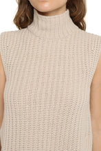 Carica l'immagine nel visualizzatore di Gallery, Gilet Toano in maglia a coste
