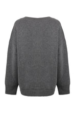 Carica l'immagine nel visualizzatore di Gallery, Maglione Toyota in cachemire con scollo a V
