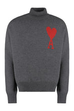 Carica l'immagine nel visualizzatore di Gallery, Pullover dolcevita in lana vergine
