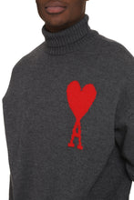 Carica l'immagine nel visualizzatore di Gallery, Pullover dolcevita in lana vergine
