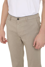 Carica l'immagine nel visualizzatore di Gallery, Pantaloni chino Prince in cotone stretch
