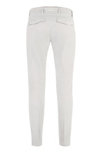 Carica l'immagine nel visualizzatore di Gallery, Pantaloni chino Prince
