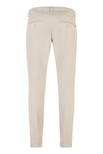 Carica l'immagine nel visualizzatore di Gallery, Pantaloni chino Gaubert in cotone stretch
