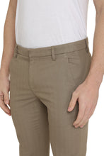 Carica l'immagine nel visualizzatore di Gallery, Pantaloni chino in cotone
