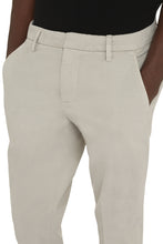 Carica l'immagine nel visualizzatore di Gallery, Pantaloni chino Gaubert in cotone
