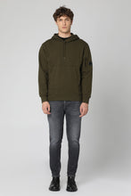 Carica l'immagine nel visualizzatore di Gallery, Jeans carrot-fit Brighton
