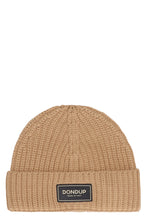 Carica l'immagine nel visualizzatore di Gallery, Cappello in maglia a coste
