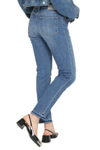 Carica l'immagine nel visualizzatore di Gallery, Jeans slim fit Olivia
