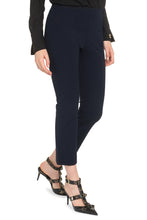 Load image into Gallery viewer, Cropped pants
