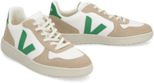 Carica l'immagine nel visualizzatore di Gallery, Sneakers low-top V-10 in pelle
