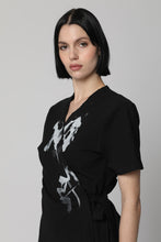 Carica l'immagine nel visualizzatore di Gallery, Blusa Wrap in cotone
