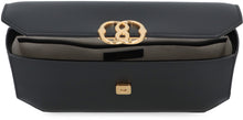 Carica l'immagine nel visualizzatore di Gallery, Borsa a spalla Emblem Folio in pelle

