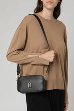 Carica l'immagine nel visualizzatore di Gallery, Mini borsa a tracolla Furla Primula in pelle
