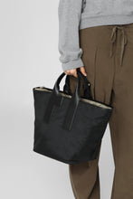 Carica l'immagine nel visualizzatore di Gallery, Borsa shopping Furla Piuma in nylon
