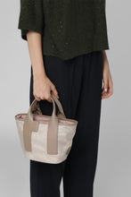 Carica l'immagine nel visualizzatore di Gallery, Borsa shopping Furla Piuma S
