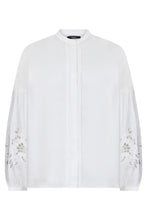 Carica l'immagine nel visualizzatore di Gallery, Camicia in lino con pizzo sangallo

