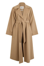Load image into Gallery viewer, Long coat in virgin wool
