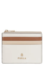 Carica l'immagine nel visualizzatore di Gallery, Portacarte Furla Camelia S in pelle

