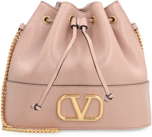 Carica l'immagine nel visualizzatore di Gallery, Valentino Garavani - Borsa a secchiello VLogo Signature in pelle
