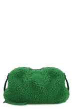Carica l'immagine nel visualizzatore di Gallery, Clutch Mini Cloud in shearling
