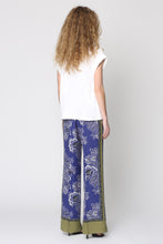 Load image into Gallery viewer, Printed silk pants
