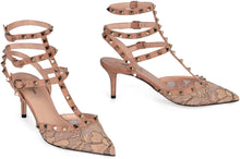 Carica l'immagine nel visualizzatore di Gallery, Décolleté Rockstud In suede e pizzo
