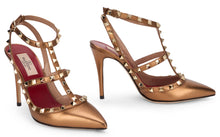 Carica l'immagine nel visualizzatore di Gallery, Pumps Rockstud in pelle laminata
