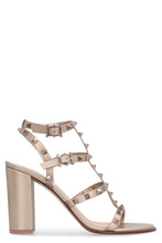Carica l'immagine nel visualizzatore di Gallery, Sandali Rockstud in pelle
