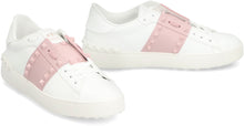 Carica l'immagine nel visualizzatore di Gallery, Valentino Garavani - Sneakers low-top Rockstud Untitled
