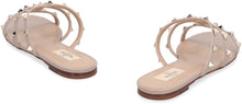 Carica l'immagine nel visualizzatore di Gallery, Slides Rockstud in pelle
