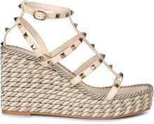 Carica l'immagine nel visualizzatore di Gallery, Zeppe Rockstud in pelle
