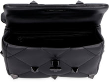 Carica l'immagine nel visualizzatore di Gallery, Valentino Garavani - Borsa Roman Stud in pelle matelassé
