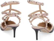 Carica l'immagine nel visualizzatore di Gallery, Valentino Garavani - Décolleté Rockstud in pelle

