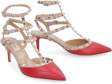 Carica l'immagine nel visualizzatore di Gallery, Valentino Garavani - Décolleté Rockstud in pelle
