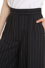 Carica l'immagine nel visualizzatore di Gallery, Pantaloni gessati Xavier in lana
