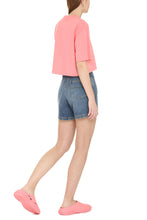 Carica l'immagine nel visualizzatore di Gallery, T-shirt crop con logo
