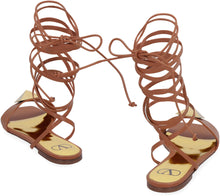 Carica l'immagine nel visualizzatore di Gallery, Valentino Garavani - Sandali flat One Stud in pelle
