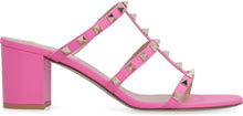 Carica l'immagine nel visualizzatore di Gallery, Valentino Garavani - Mules Rockstud in pelle
