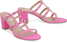 Carica l'immagine nel visualizzatore di Gallery, Valentino Garavani - Mules Rockstud in pelle
