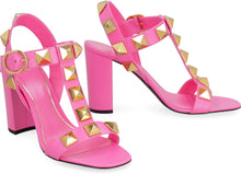 Carica l'immagine nel visualizzatore di Gallery, Valentino Garavani - Sandali Roman Stud in pelle
