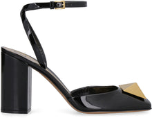 Carica l'immagine nel visualizzatore di Gallery, Valentino Garavani - Slingback One Stud in vernice
