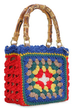 Carica l'immagine nel visualizzatore di Gallery, Borsa con lavorazione crochet
