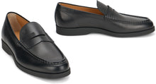 Carica l'immagine nel visualizzatore di Gallery, Mocassino Slip-On in Pelle Nera
