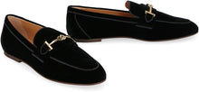 Load image into Gallery viewer, Velvet loafers
